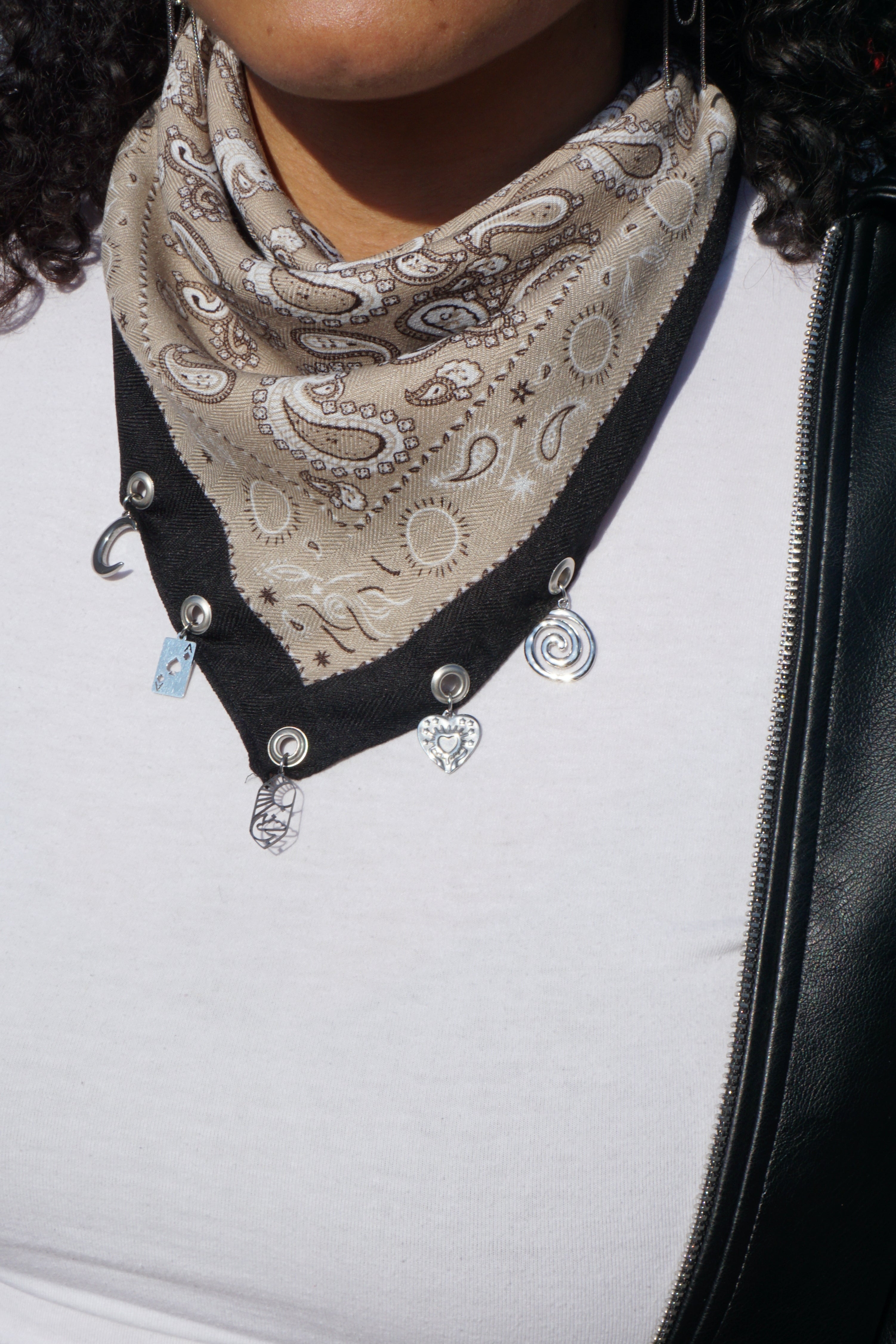 Foulard à charms personnalisable