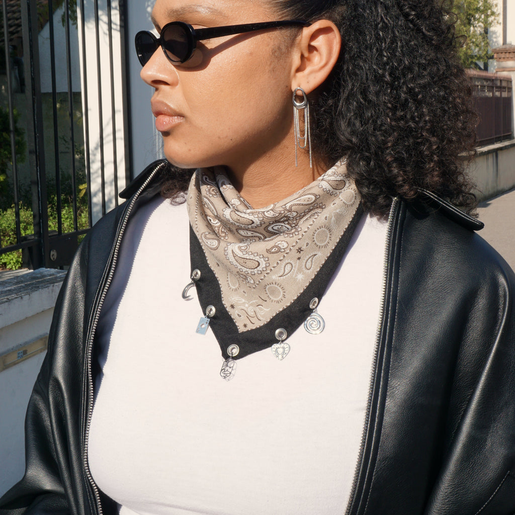 Foulard à charms personnalisable